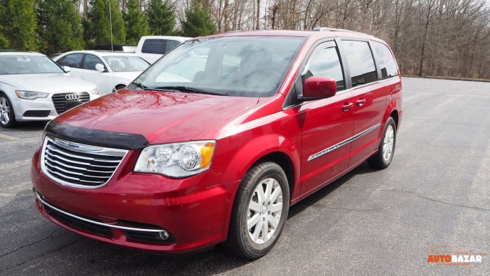 2016 Chrysler Town and Country Touring