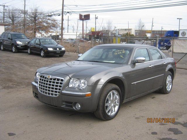 2010 Chrysler 300C Limited AWD