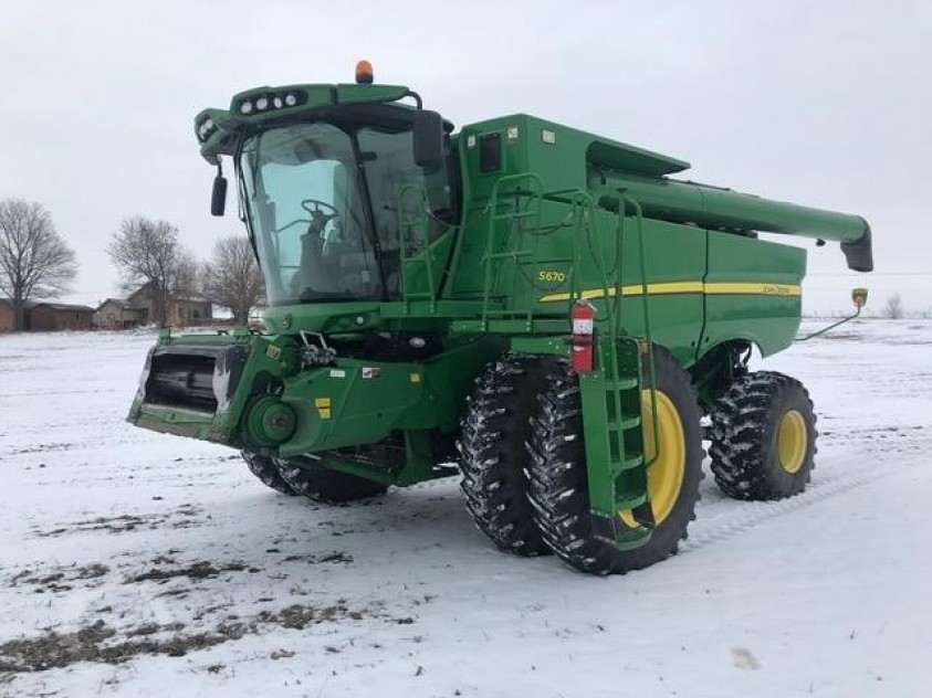 2012 John Deere S670